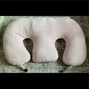Twin Z nursing pillow boppy for twins